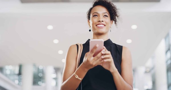 Comment intégrer des systèmes de communication avancés dans un véhicule de rallye ?